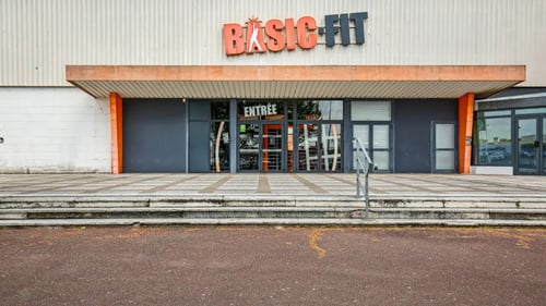 Basic-Fit Tours Route de Paris - front club outside