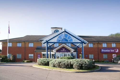 Luton South (M1, J9) exterior
