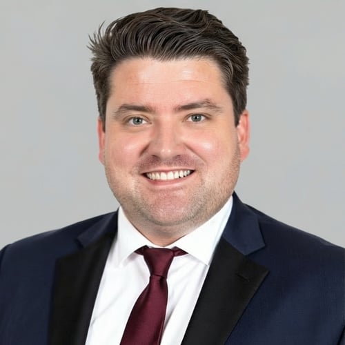 Headshot of Richard Servis III, a wealth advisor at Chase