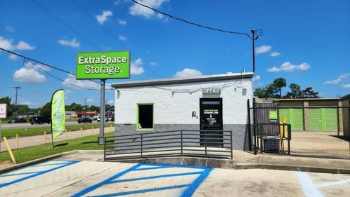 Extra Space Storage