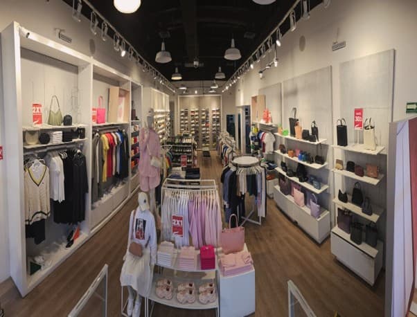 Close Up - Store