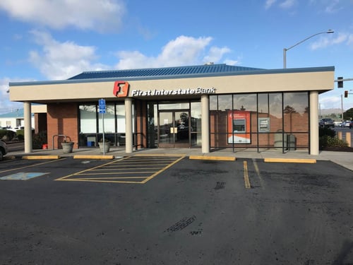 Exterior image of First Interstate Bank in Newport, Oregon.
