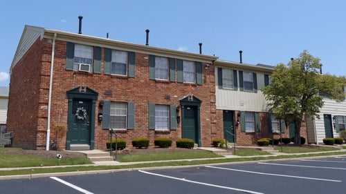 Exterior of Centerville Park Apartments