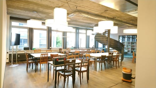 Q-electrix GmbH, Elektro Installationen - Beleuchtung Personalkantine