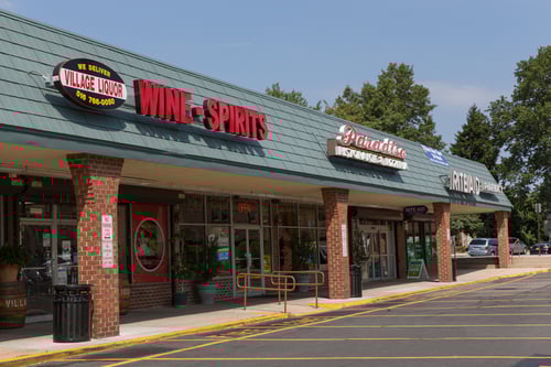 Retail space for lease in Rockville Centre, New York, Village Wine & Spirits