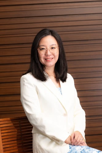 headshot of Nelly Zhang