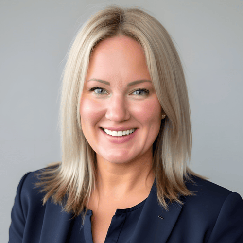 Headshot of Kirsten Armstrong