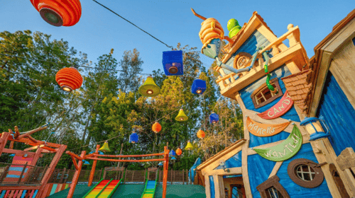 Goofy's How-to-Play Yard attraction in Mickey's Toontown at Disneyland Park