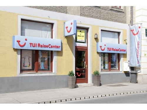 TUI ReiseCenter - Reisebüro Peter Hofbauer - Außenansicht