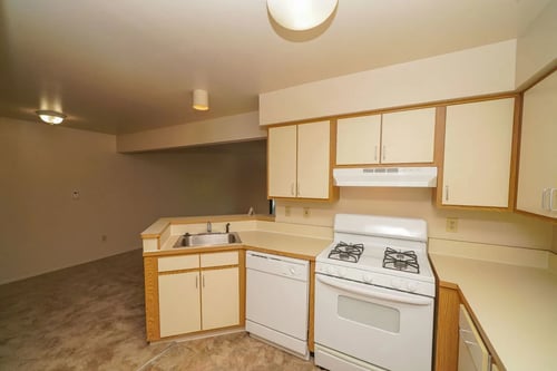 Kitchen at Emerald Park Apartments, Kalamazoo, MI 49001