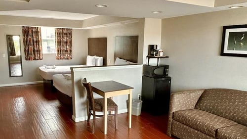 City View Suite with 2 Queen Beds in Boardwalk Inn & Suites