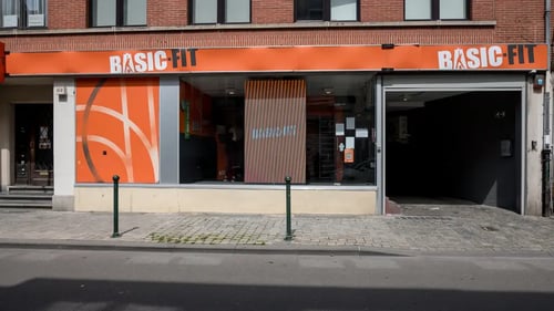 Basic-Fit Brussels Etterbeek Saint-Pierre - front club outside
