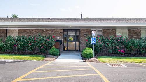 Exterior image of Rochester Regional Health Spine and Pain Center in Canandaigua, NY