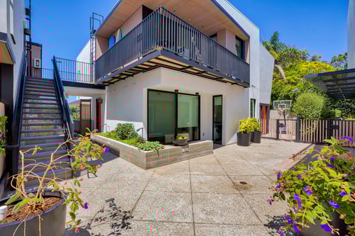 Courtyard View at 810 Ashland, Santa Monica, CA 90405