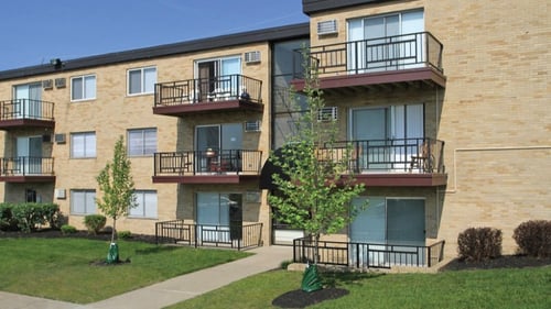 Lakota Lake Apartments exterior