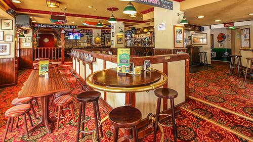 Innenbereich vom Mr. Pickwick Pub Zug