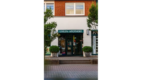 Aussenansicht der Uhlen-Apotheke