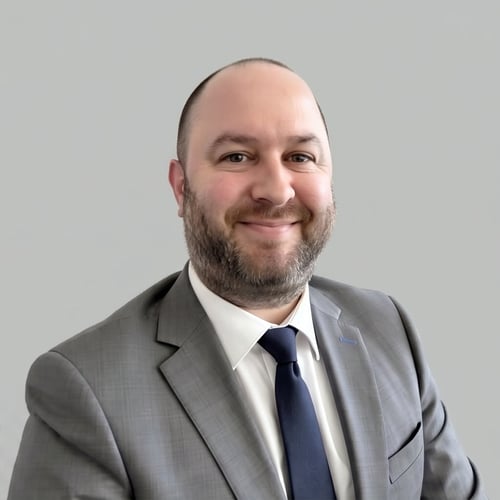Headshot of Garrett Schaeffer, a wealth advisor at Chase