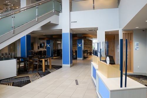 Welcome to Holiday Inn Express & Suites Aurora Medical Campus