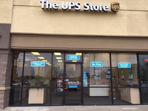 The UPS Store, Waterloo, IL