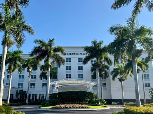Enjoy our convenient location and welcome to our hotel.