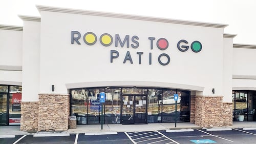 Storefront of patio furniture store "Rooms To Go Patio" in Kennesaw, GA