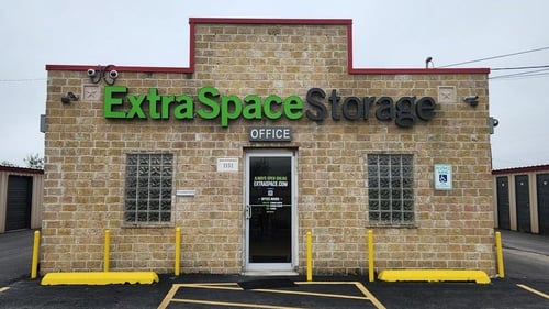 Extra Space Storage