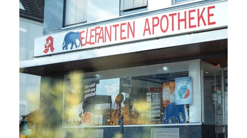 Aussenansicht der Elefanten-Apotheke