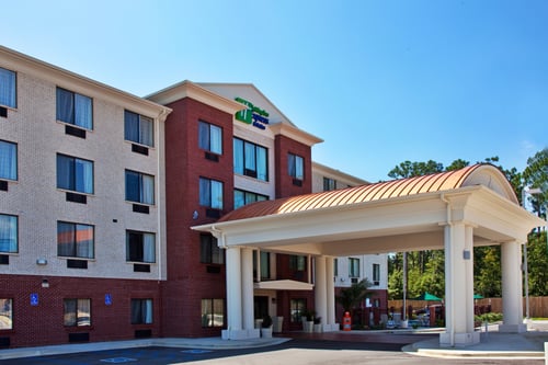 Holiday Inn Express Ocean Springs near Gulfport Sports Complex