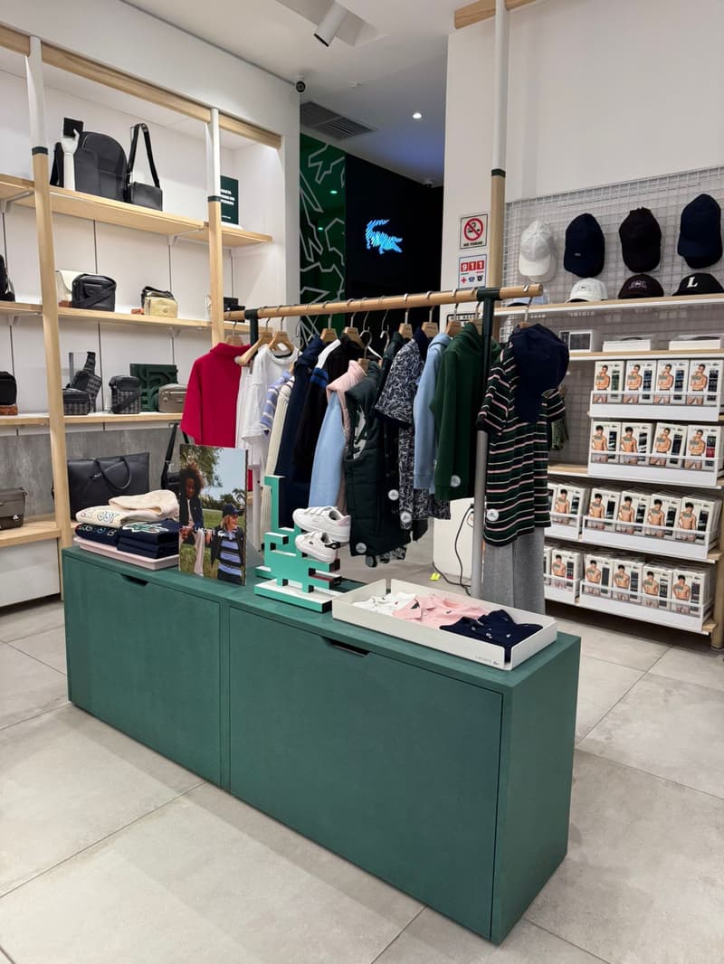 Close Up - Store