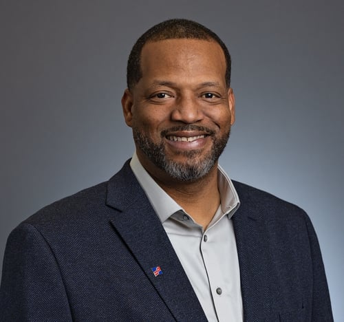A headshot image of Lorenzo Diamond.