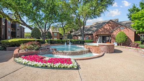 Courtyard at Preston Bend, Dallas