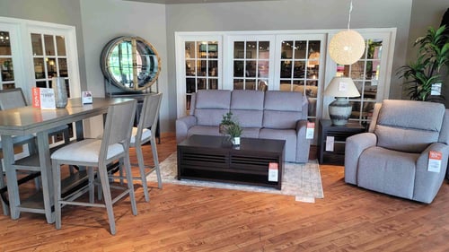 Des Moines Slumberland Furniture store display