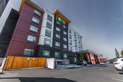 Welcome to the Holiday Inn Express, close to heart of town