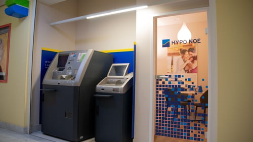 HYPO NOE Landesbank - Beratungslounge und SB-Foyer Hollabrunn