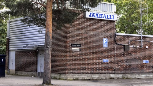 Hervannan jäähallin sisäänkäynti.
