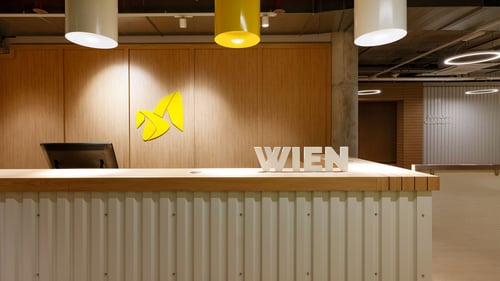 McFIT Wien VIO PLAZA Eingangsbereich