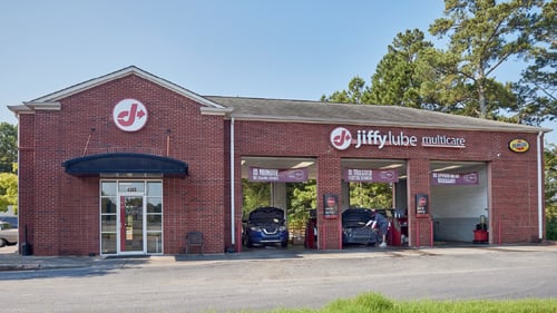 Jiffy Lube Oil Change Service in Kennesaw