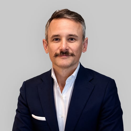 Headshot of Alan Cooper, a wealth advisor at Chase