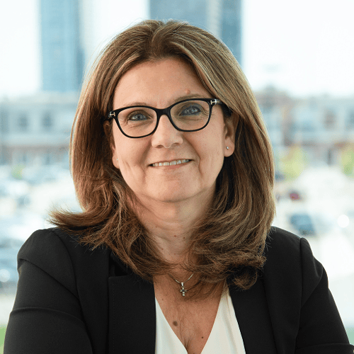 Headshot of Rosa DeFaria