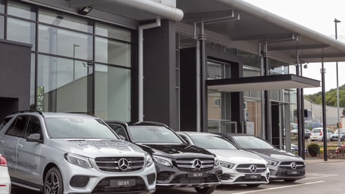 mercedes dealers near me