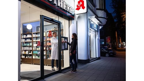 Aussenansicht der Sonnen-Apotheke