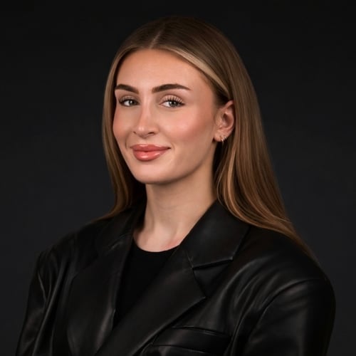 Isabella Janzen headshot