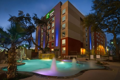 Welcome to Holiday Inn San Antonio Medical-Six Flags!