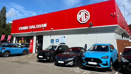 Evans Halshaw MG Banbury Exterior Forecourt