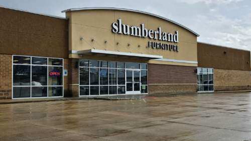 Fort Dodge Slumberland Furniture parking lot