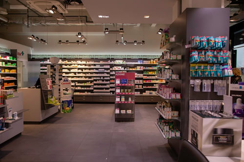 all-interno-della-farmacia-amavita-gianella