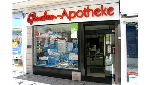Aussenansicht der Glocken-Apotheke