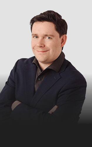 Taylor Miller headshot.