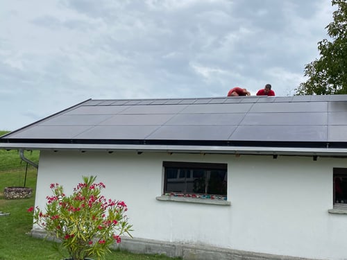 PV-Anlage Indach mit Anschlussblechen